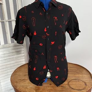 Hot topic men’s short sleeve button down.